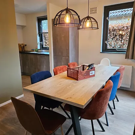 Semesterbostad New 3 Bedroom House 7 People *