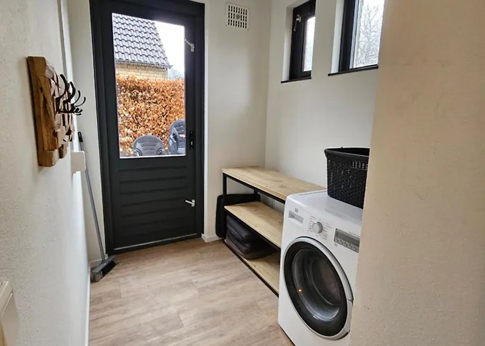 New 3 Bedroom House 7 People *