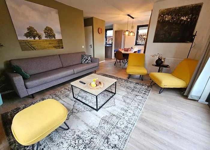 New 3 Bedroom House 7 People