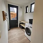 New 3 Bedroom House 7 People *