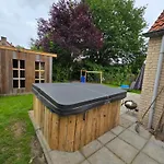 New 3 Bedroom House 7 People