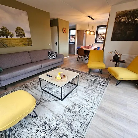 New 3 Bedroom House 7 People