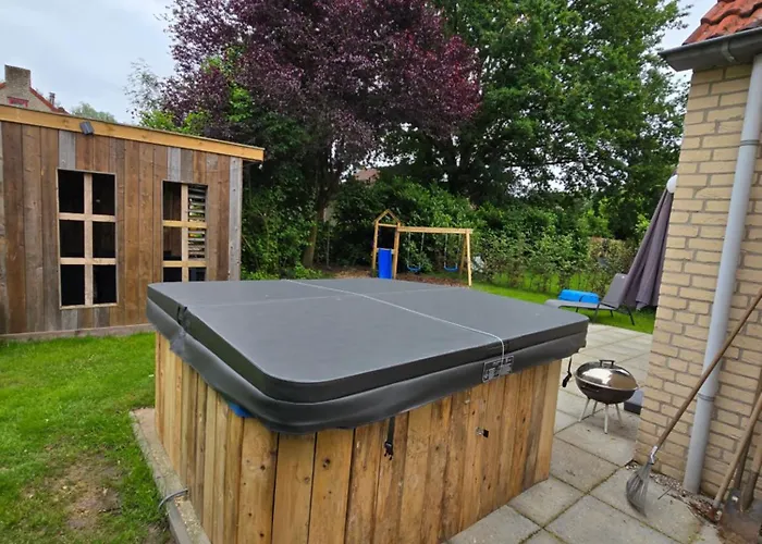 New 3 Bedroom House 7 People